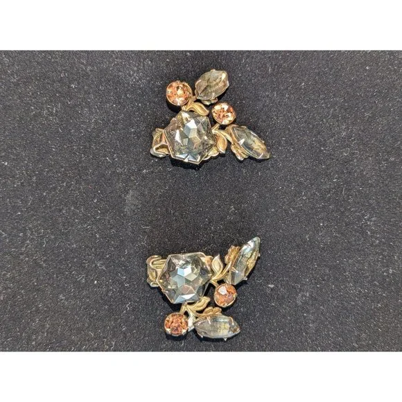 Vintage 1950s Rhinestone Floral Clip-On Earrings - Picture 3 of 6